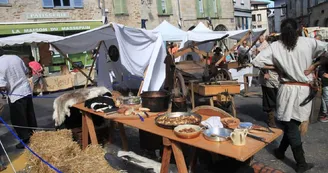 Camp médiéval pour un aperçu de la vie au Moyen-Âge
