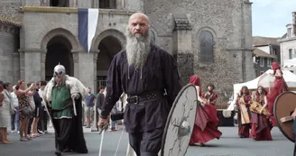 Démonstration de combats à la fête médiévale de Saint Léonard de Noblat