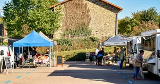  Marché hebdomadaire de Bosmie l'Aiguille