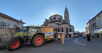 Marché gourmand artisanal et festif en soirée à Saint-Léonard de Noblat en Limousin