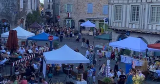 Marchés nocturnes en été à Saint Léonard de Noblat