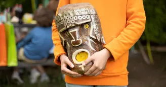 kid-having-fun-jungle-party