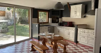Cuisine Pierre de Soleil (11 pers)