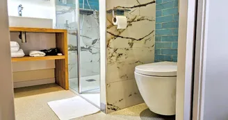 Salle de bain suite EN EAUX DOUCES au COTTAGE LIMOUSIN_21