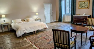 Le manoir de la Borie sur la commune de La Porcherie en Haute-Vienne - chambre 8 de 45 m² avec salon et kitchenette privée_40