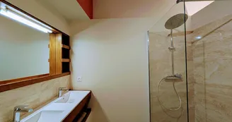 Le manoir de la Borie sur la commune de La Porcherie en Haute-Vienne - salle d'eau chambre 4_26