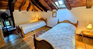 Gite" Le Pressoir" à Champagnac La Riviere en Haute-Vienne - chambre 2nd étage_12 Gite" Le Pressoir" à Champagnac La Riviere en Haute-Vienne - chambre 2nd étage_12