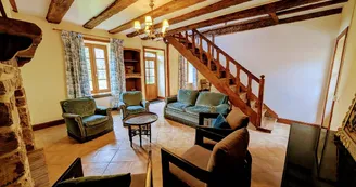 La Maison des Bois gîte du Domaine de Montintin à Chateau Chervix - salon_6
