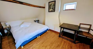 La Maison des Bois gîte du Domaine de Montintin à Chateau Chervix - chambre 3 _16