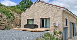 Gîte 'Le loup de Chabannes' à Compreignac en Haute-Vienne (Nouvelle Aquitaine)_1 Gîte 'Le loup de Chabannes' à Compreignac en Haute-Vienne (Nouvelle Aquitaine)_1