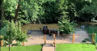 Au bord de la rivière ségur le château 1