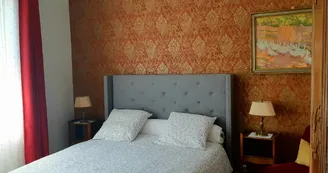 "Belle époque" (lit 160 Sallle de douche privative attenante )