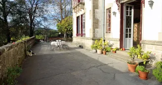 Chambre d'hotes" Le Chateau De Saint Roch" à Ambazac en Haute-Vienne (Limousin) - terrasse_29