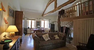 Les chambres d'hôtes de Kernad à Bersac sur Rivalier en Haute-Vienne (Nouvelle Aquitaine) salon côté bibliothèque_46 Les chambres d'hôtes de Kernad à Bersac sur Rivalier en Haute-Vienne (Nouvelle Aquitaine) salon côté bibliothèque_46
