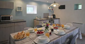 un bon petit déjeuner servi dans la cuisine partagée - composé de produits de la ferme_28 un bon petit déjeuner servi dans la cuisine partagée - composé de produits de la ferme_28