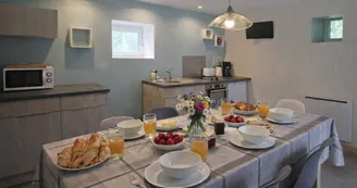 un bon petit déjeuner servi dans la cuisine partagée - composé de produits de la ferme_28