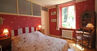 Chambre d'hôtes de la Ferme de la Roche à Bonnac la Côte en Haute-Vienne (Limousin)- chambre Rose Marine_9