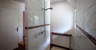 Les Bois de Saint Auvent, chambre Les oiseaux, salle de bain et douche_22 Les Bois de Saint Auvent, chambre Les oiseaux, salle de bain et douche_22