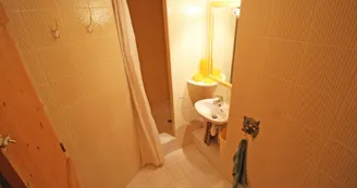 Salle de douche de la Suite Familiale Chambre d'hôtes "Le Masbareau" à Royères en Haute-Vienne limousin Nouvelle-Aquitaine_23 Salle de douche de la Suite Familiale Chambre d'hôtes "Le Masbareau" à Royères en Haute-Vienne limousin Nouvelle-Aquitaine_23