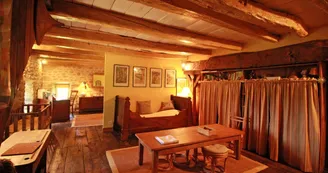 L'entrée-jeux de la Suite Familiale "Le Masbareau" Chambres et Table d'Hôtes de Charme à Royeres en Haute-Vienne Limousin Nouvelle Aquitaine_21 L'entrée-jeux de la Suite Familiale "Le Masbareau" Chambres et Table d'Hôtes de Charme à Royeres en Haute-Vienne Limousin Nouvelle Aquitaine_21