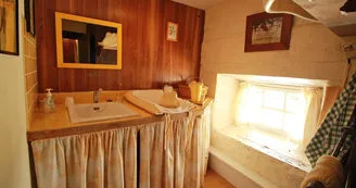 Poste à langer de la Suite Familiale "Le Masbareau"Chambres et Table d'Hôtes de Charme à Royeres en Haute-Vienne Limousin Nouvelle Aquitaine_24 Poste à langer de la Suite Familiale "Le Masbareau"Chambres et Table d'Hôtes de Charme à Royeres en Haute-Vienne Limousin Nouvelle Aquitaine_24
