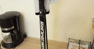 Au pays de Raymond Poulidor, on pense aux cyclistes : pompe à vélo et rustines, garage avec prise pour recharge vélos électriques_70