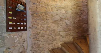 L'escalier à vis, probablement la partie la plus ancienne de la maison._11