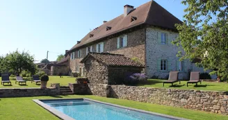La maison,vue de la piscine._2 La maison,vue de la piscine._2