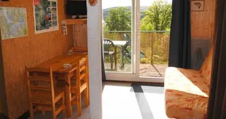 gite_location_vassiviere_loutre_table_TV