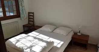 chambre 1 lit 140