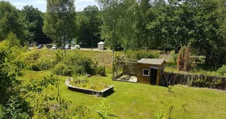 jardin avec fruitiers et petits fruits