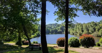Le hameau de Maridèle à Cussac en Haute-Vienne,vue sur l'étang_25 Le hameau de Maridèle à Cussac en Haute-Vienne,vue sur l'étang_25