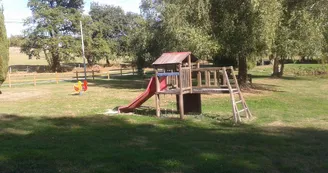 Aire de jeux de l'étang communal à 1km_21 Aire de jeux de l'étang communal à 1km_21