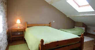 Chambre Capucine : 1 lit de 140, 1 lit enfant, 1 lit bébé_10 Chambre Capucine : 1 lit de 140, 1 lit enfant, 1 lit bébé_10