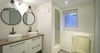 La Maison Haussmannienne à Limoges en Haute-Vienne (Nouvelle Aquitaine)- salle d'eau- 2ème étage_25