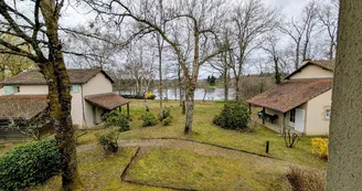 Gite "Pierrelaine - Etang de La Roche" à Meuzac en Haute-Vienne (Limousin)- vue chambre double_11 Gite "Pierrelaine - Etang de La Roche" à Meuzac en Haute-Vienne (Limousin)- vue chambre double_11