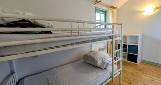Gite "Pierrelaine - Etang de La Roche" à Meuzac en Haute-Vienne (Limousin)- chambre lits superposés_9 Gite "Pierrelaine - Etang de La Roche" à Meuzac en Haute-Vienne (Limousin)- chambre lits superposés_9