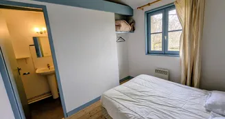 Gite "Royer - Etang de La Roche" à Meuzac en Haute-Vienne (Limousin) - chambre double étage_9