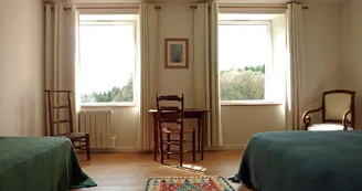 Gîte de Chalendeix à Nedde en Haute-Vienne (Limousin en Nouvelle Aquitaine). Chambre céladon._19