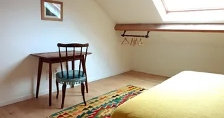 Gîte de Chalendeix à Nedde en Haute-Vienne (Limousin en Nouvelle Aquitaine). Chambre jaune au 2nd étage._31