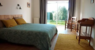 Gîte de Chalendeix à Nedde en Haute-Vienne (Limousin en Nouvelle Aquitaine). Chambre or._11