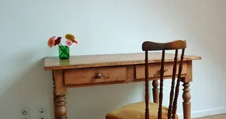 Gîte de Chalendeix à Nedde en Haute-Vienne (Limousin en Nouvelle Aquitaine). Chambre rouge 2nd étage._25