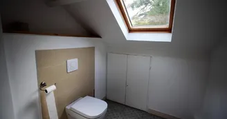 Gîte de Chalendeix en Haute-Vienne, wc indépendant Rouge au 2nd_29