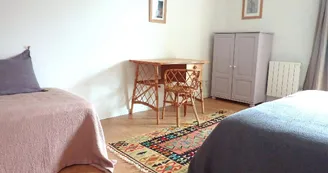 Gîte de Chalendeix à Nedde en Haute-Vienne (Limousin en Nouvelle Aquitaine). Chambre parme._15
