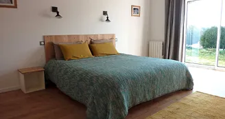Gîte de Chalendeix à Nedde en Haute-Vienne (Limousin en Nouvelle Aquitaine). Chambre or._10