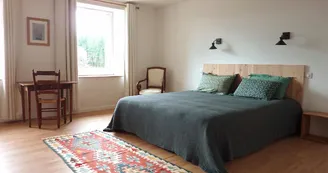 Gîte de Chalendeix à Nedde en Haute-Vienne (Limousin en Nouvelle Aquitaine). Chambre céladon._18