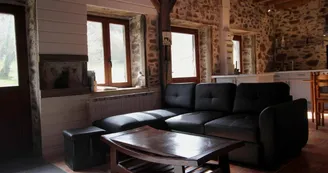 Le gîte de la rapiette à Saint Léonard de Noblat en Haute-Vienne (Limousin) - séjour avec coin salon et coin cuisine_7 Le gîte de la rapiette à Saint Léonard de Noblat en Haute-Vienne (Limousin) - séjour avec coin salon et coin cuisine_7