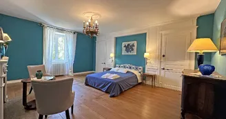 Domaine de Gensignac à Séreilhac en Haute-Vienne (Nouvelle Aquitaine)- chambre bleue canard_36