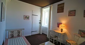 Domaine de Gensignac à Séreilhac en Haute-Vienne (Nouvelle Aquitaine)- chambre bibliothèque_25