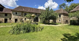 Le vieux château à Vicq sur Breuilh en Haute-Vienne (Nouvelle Aquitaine)_25